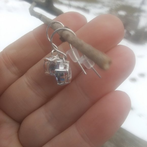 925 hook style  earrings with sparkly stone prong set open back - Picture 15 of 16